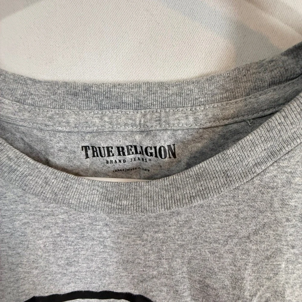 True Religion Buddha Guitar Graphic T Shirt Mens Large Gray Short Sleeve Crew‎